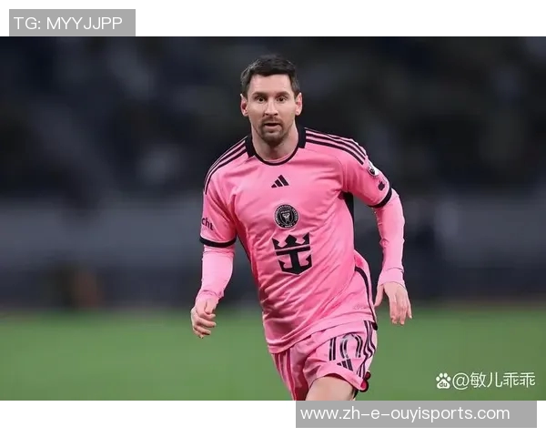 以我最喜欢的足球巨星为核心讲述他在赛场内外的奋斗故事与精神力量