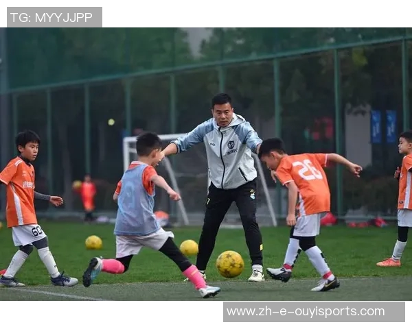 拥有私人足球场的球星们:他们不仅是运动员更是场地的主人 拥有私人足球场的球星们:他们不仅是运动员更是场地的主人