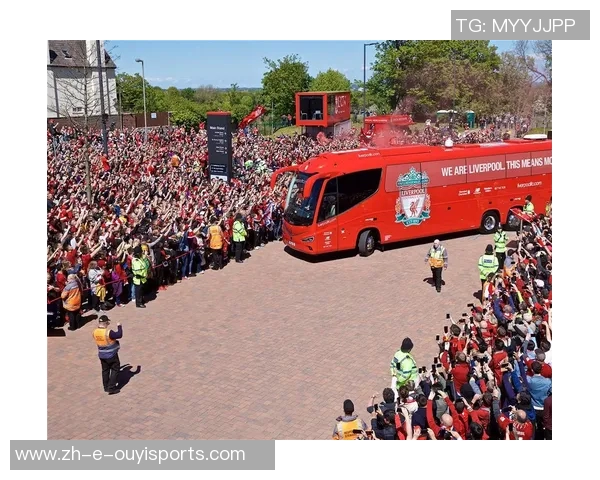 足球巨星极限挑战集锦 赛场内外的巅峰对决与突破